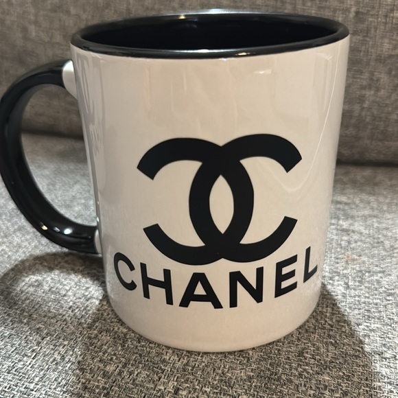 CHANEL Black and White Logo Coffee Mugs - Picture 4 of 7